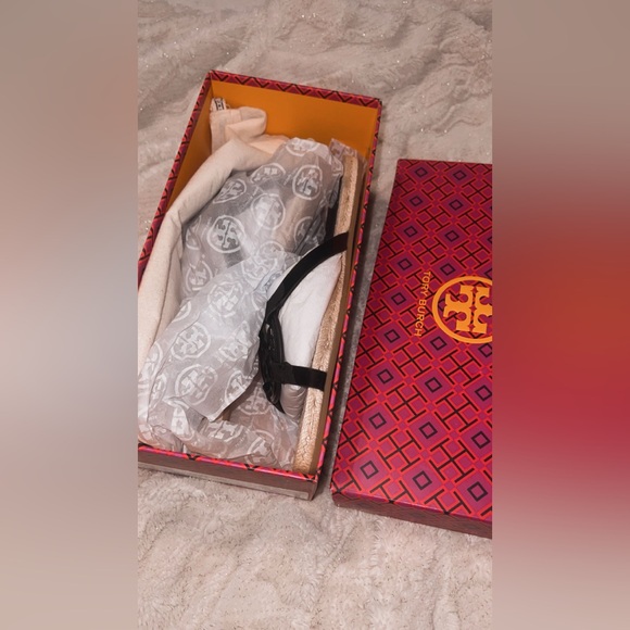 NIB Tory Burch sandals - Picture 2 of 11
